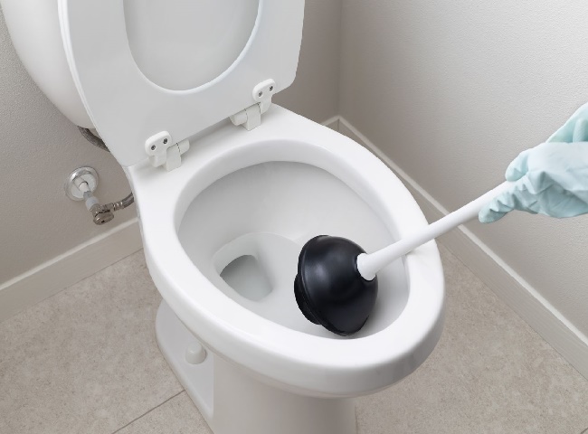 Nhận biết bồn cầu bị chảy nước bằng phẩm màu